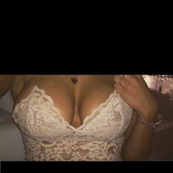 Farielle - Annonce coquine à Houyet Profil de Farielle, 39 ans, Annonce coquine à Houyet (Namur)